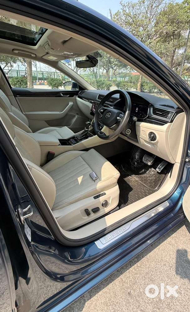 Skoda Superb 2.0 L&k Tsi At, 2022, Petrol