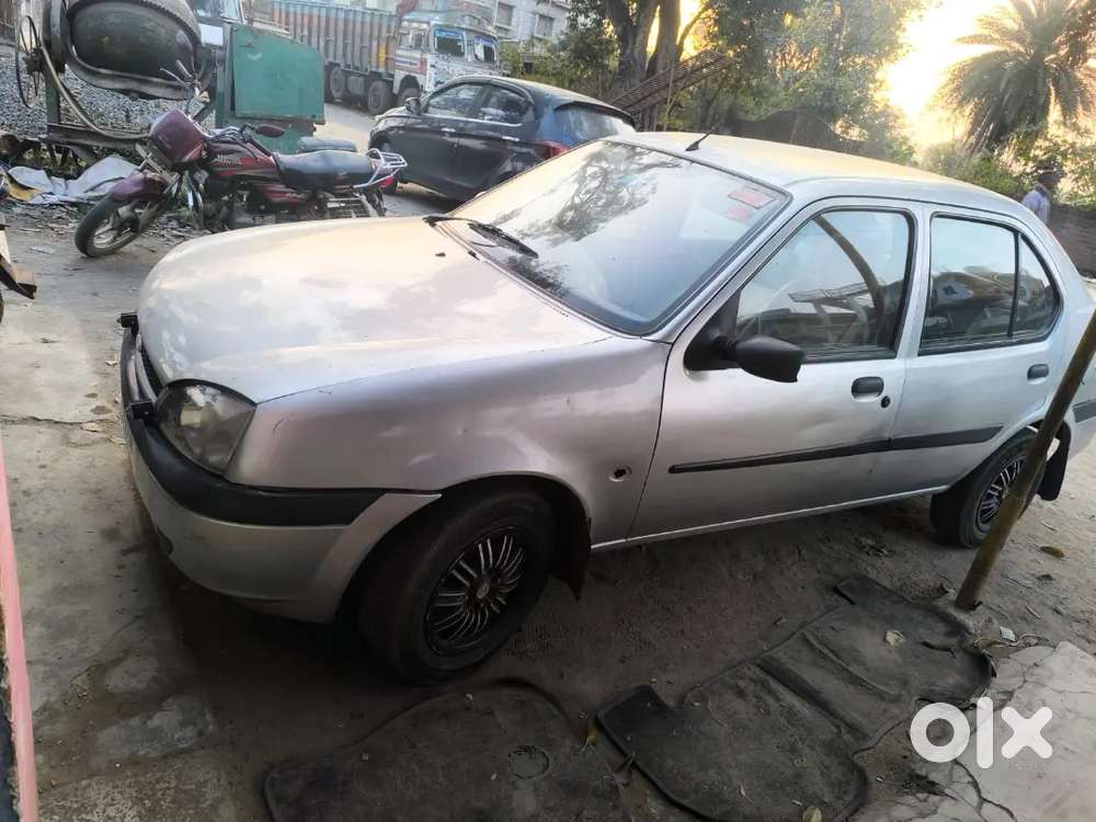 Ford Ikon 2005