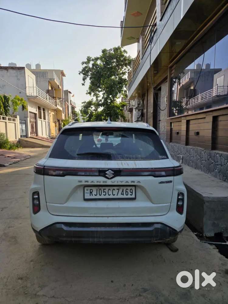Grand Vitara Strong Hybrid, Sunroof, Top Model Very Good Condition.