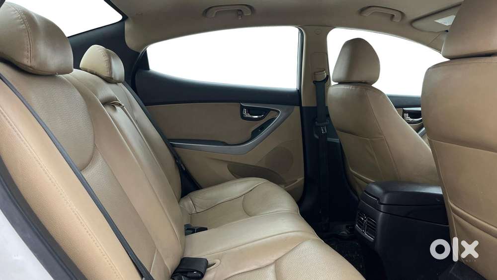 Hyundai New Elantra [ ] 1.6 Sx Diesel Mt, 2015, Diesel