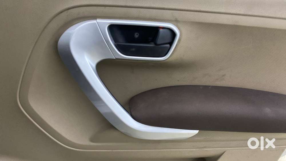 Mahindra Tuv 300 Mhawk100 T8, 2017, Diesel
