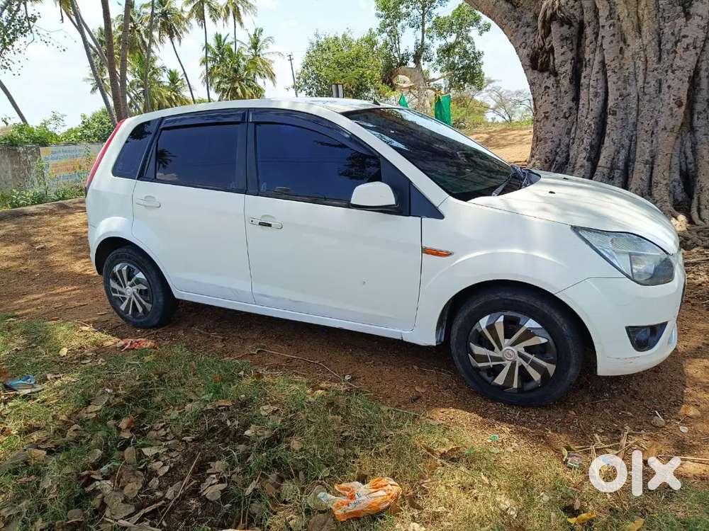 Ford Figo Petrol Zxi 2012