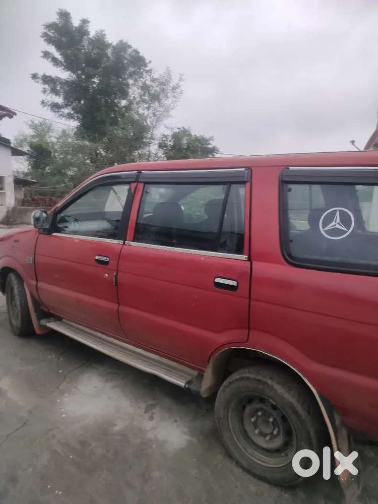 Chevrolet Tavera Neo 2014