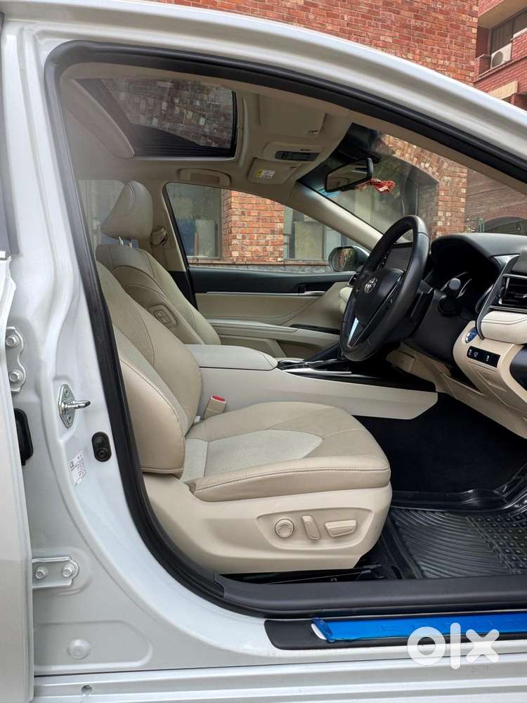 Toyota Camry 2.5 Hybrid, 2023, Petrol