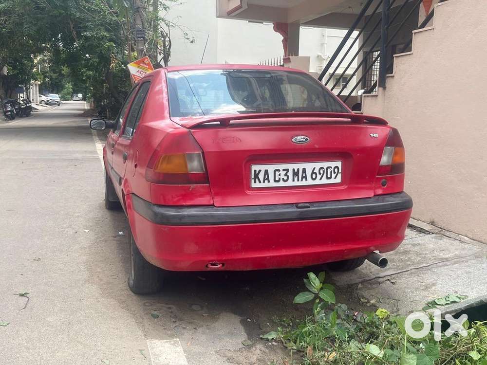 Ford Petrol Car 2002