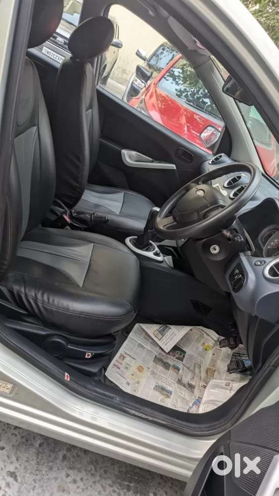 Ford Figo Petrol Titanium, 2013, Petrol