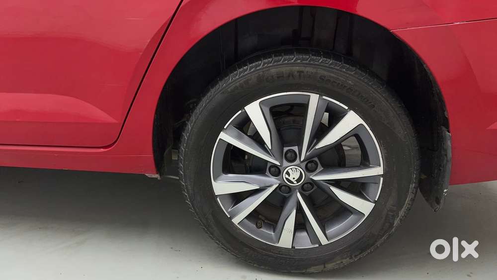 Skoda Slavia Style 1.0l Tsi At, 2022, Petrol