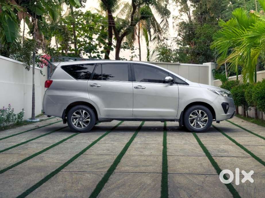 Toyota Innova Crysta [2020-ongoing] 2.4 Gx 7 Str, 2022, Diesel