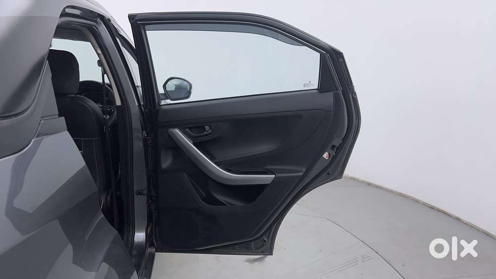 Tata Nexon 1.2 Revotron Xm (s), 2022, Petrol
