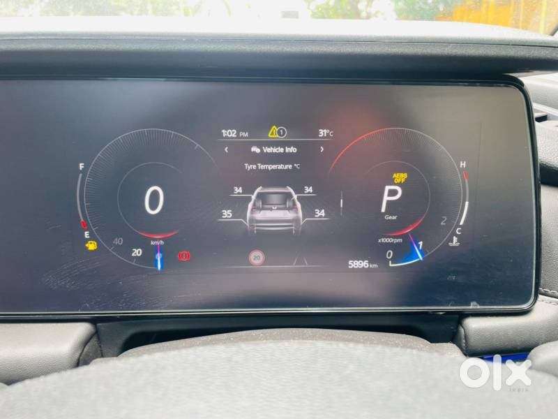 Mahindra Xuv700 2.0 Ax 7 Petrol At Luxury Pack Str, 2025, Petrol