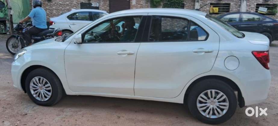 Maruti Suzuki Dzire 1.2 Vxi Amt, 2021, Petrol