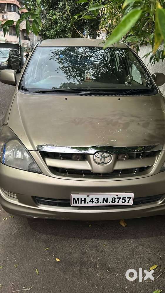 A Well Maintained Innova In Vashi