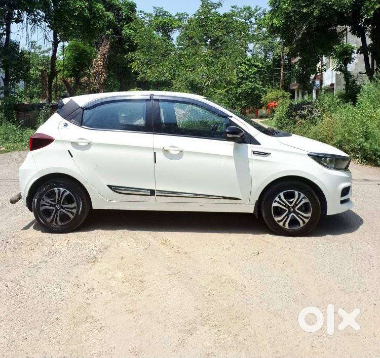 Tata Tiago 1.2 Revotron Xt (o), 2024, Petrol