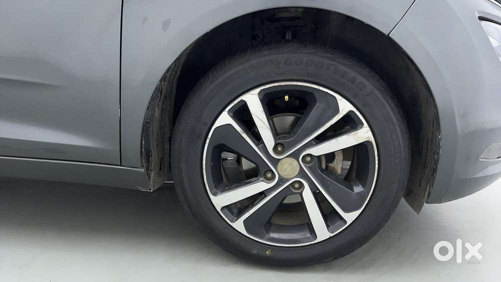Tata Altroz 1.2 Xza Plus, 2022, Petrol