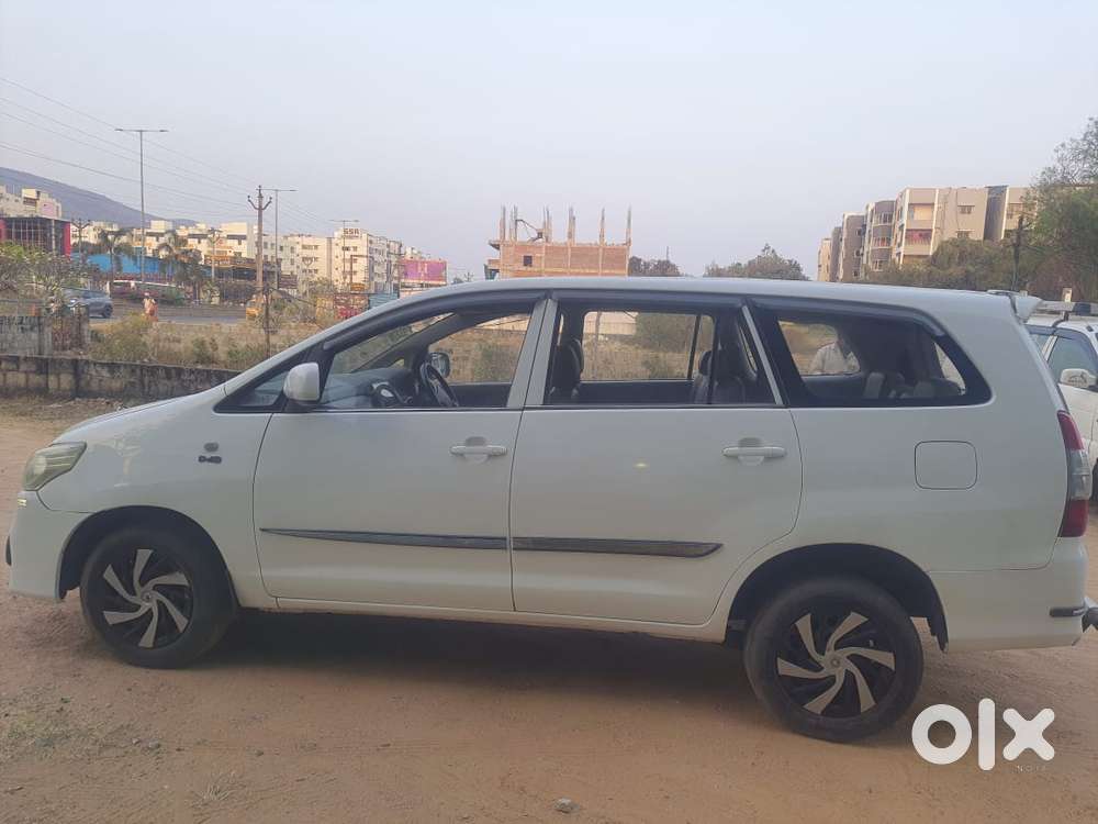 Toyota Innova 2.5 G (diesel) 8 Seater, 2015, Diesel