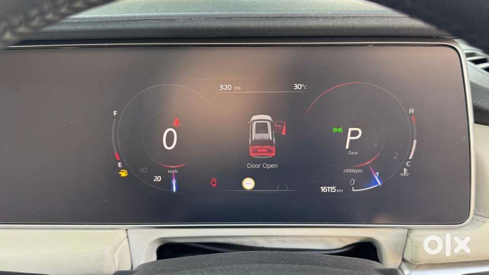 Mahindra Xuv700 2.2 Ax 7 Diesel At Str, 2025, Diesel