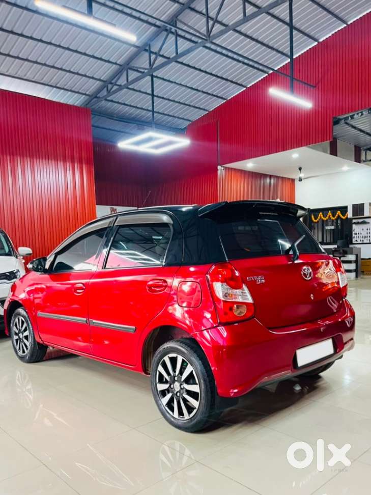 Toyota Etios Liva V Dual Tone, 2018, Petrol