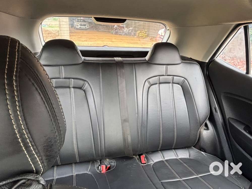 Hyundai Venue Petrol Mt 9000