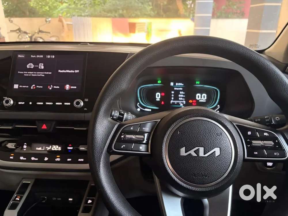Kia Carens 2024 Diesel Well Maintained