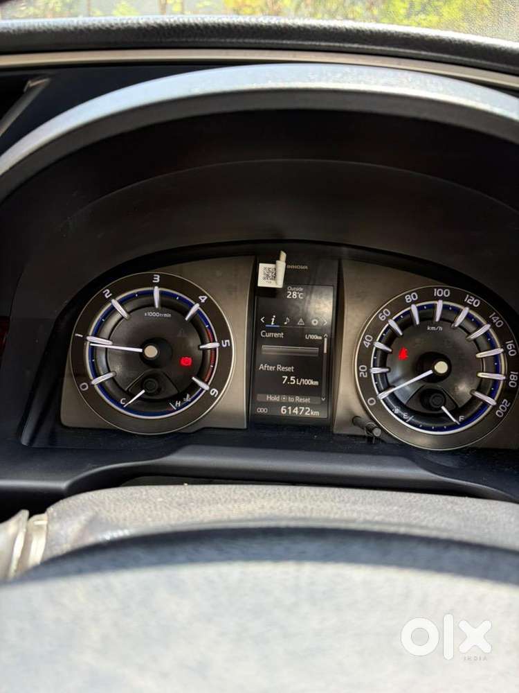 Toyota Innova Crysta 2016 Diesel 61000 Km Driven