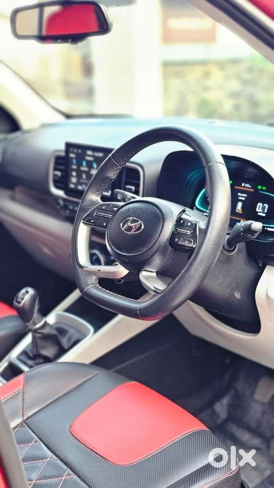 Hyundai Venue 2022 Diesel Well Maintained