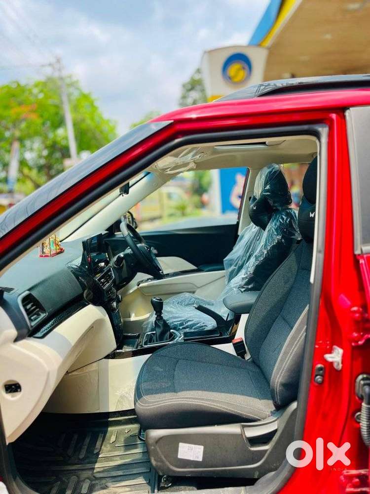 Mahindra Xuv 3xo Ax5 Pm Mt, 2024, Petrol