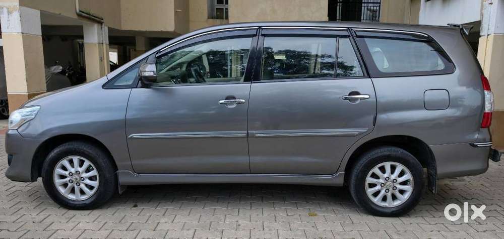 Toyota Innova 2.5 Vx 7 Seater Bs Iv, 2012, Diesel