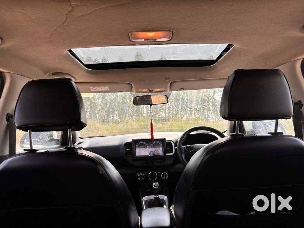 Hyundai Venue 2021 Diesel Showroom  Conditio