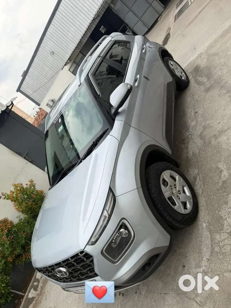 Hyundai Venue 2021 Petrol – Well Maintained  Single Owner.
