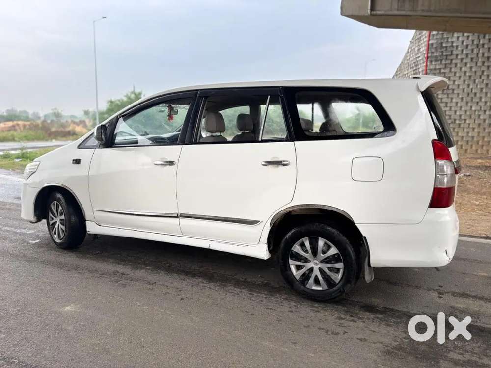 Toyota Innova 2015 Diesel Well Maintained