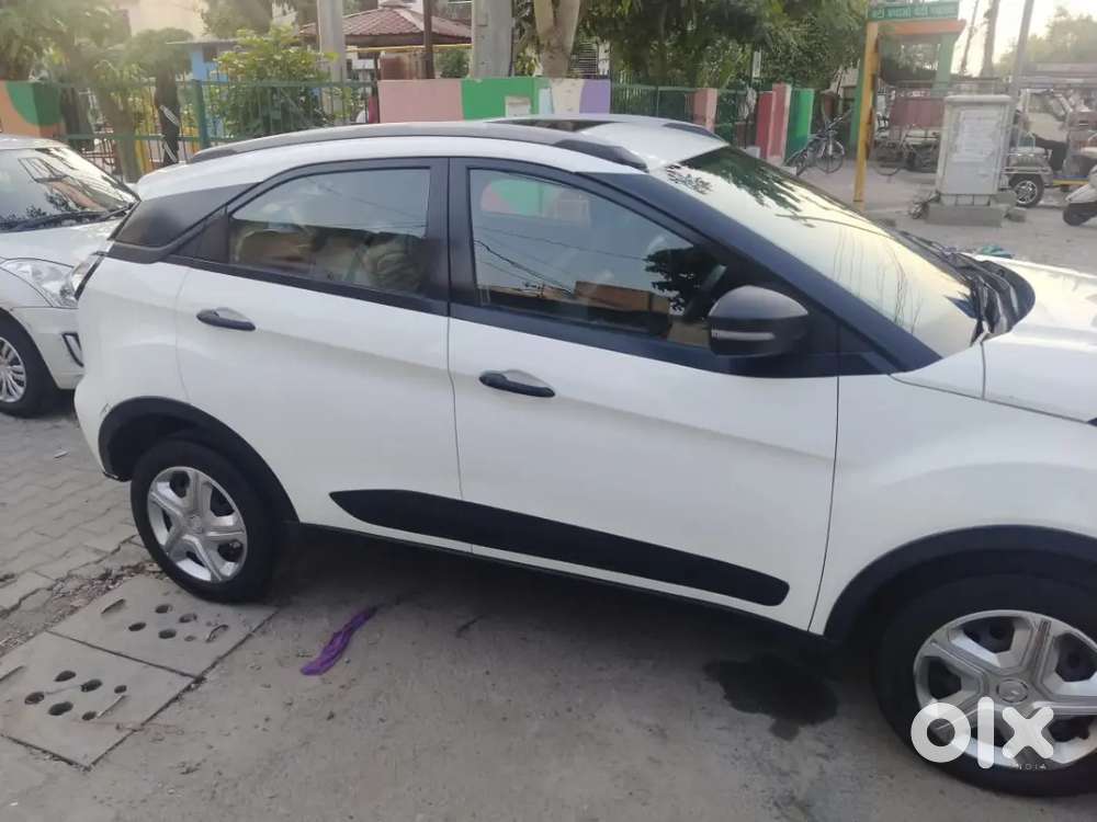 White Colour Nexon With Sunroof 2022 Last December