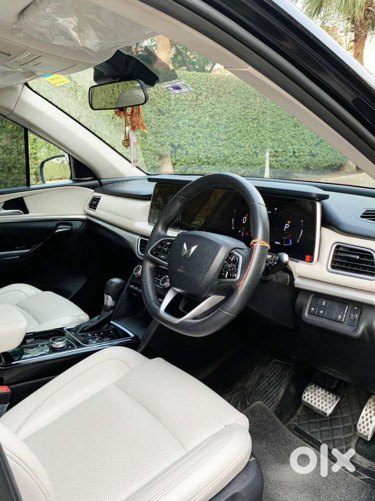 Mahindra Xuv700 2.2 Ax 7 Diesel At Str Awd, 2023, Diesel