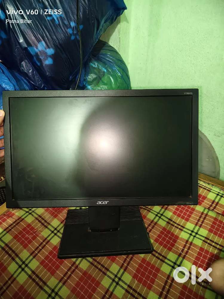 Acer V196HQL 47 cm HD 1366 x 768 LED Backlit LCD Monitor