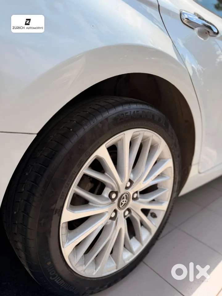 Toyota Camry Hybrid, 2019, Petrol
