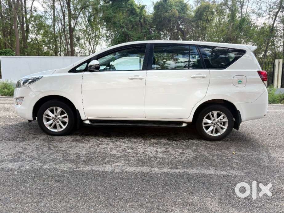 Toyota Innova Crysta 2.4 Gx Mt, 2019