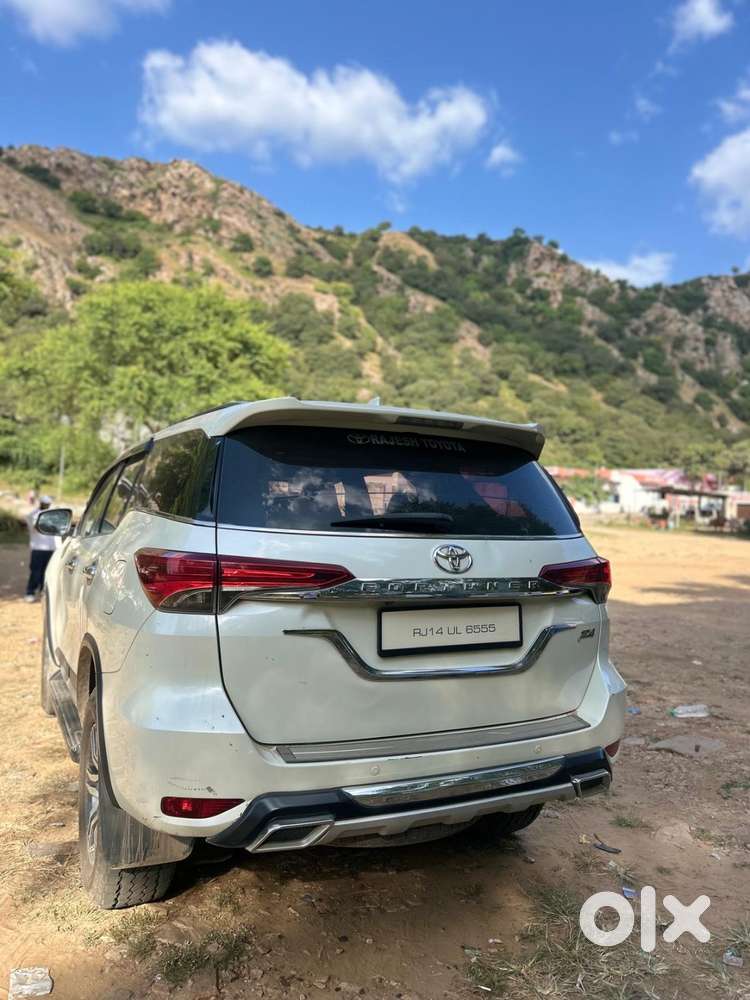 Toyota Fortuner 4x2 Diesel Manual Transmission