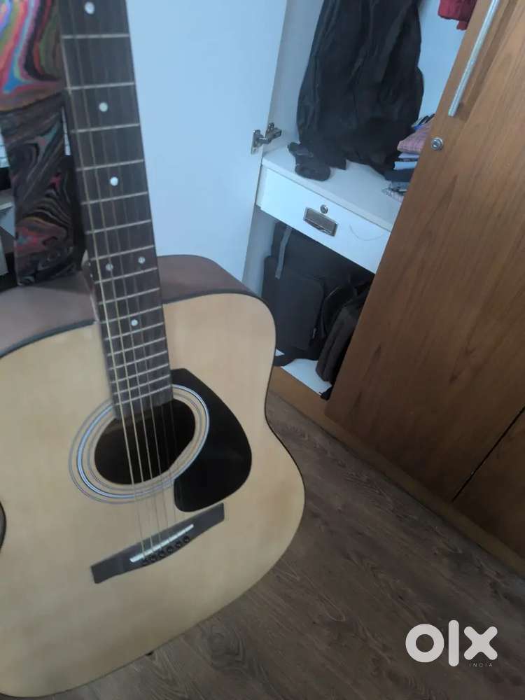 Yamaha fs280 guitar and scarlet solo
