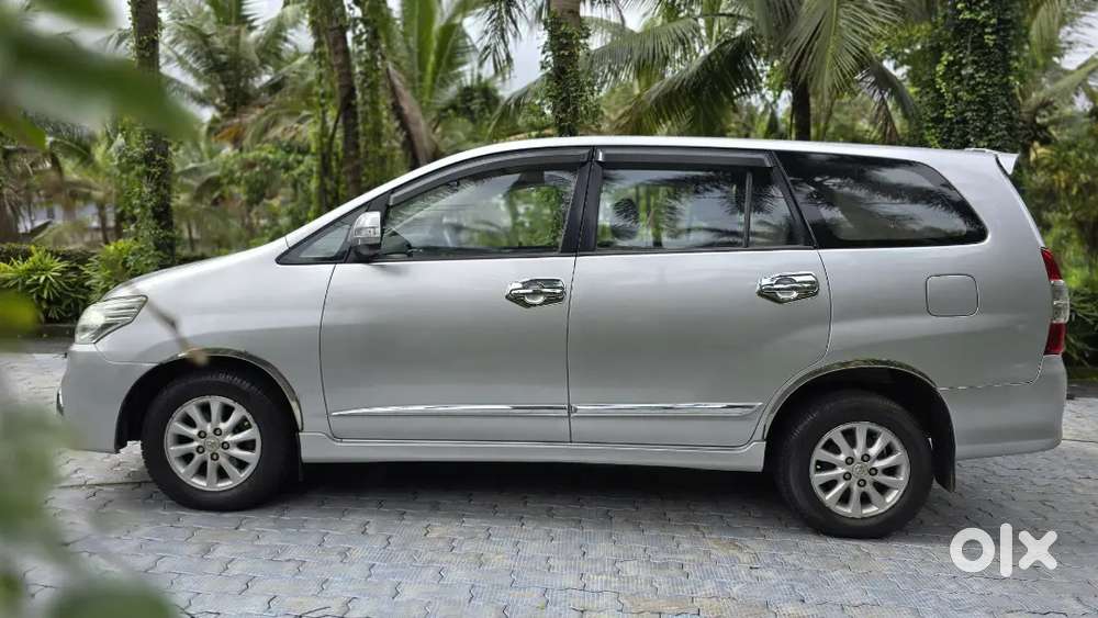 Toyota Innova 2014