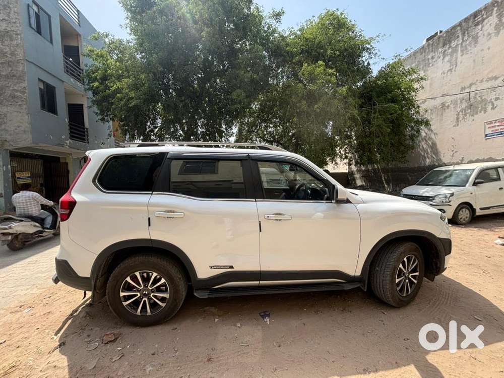 Mahindra Petrol Car 2025
