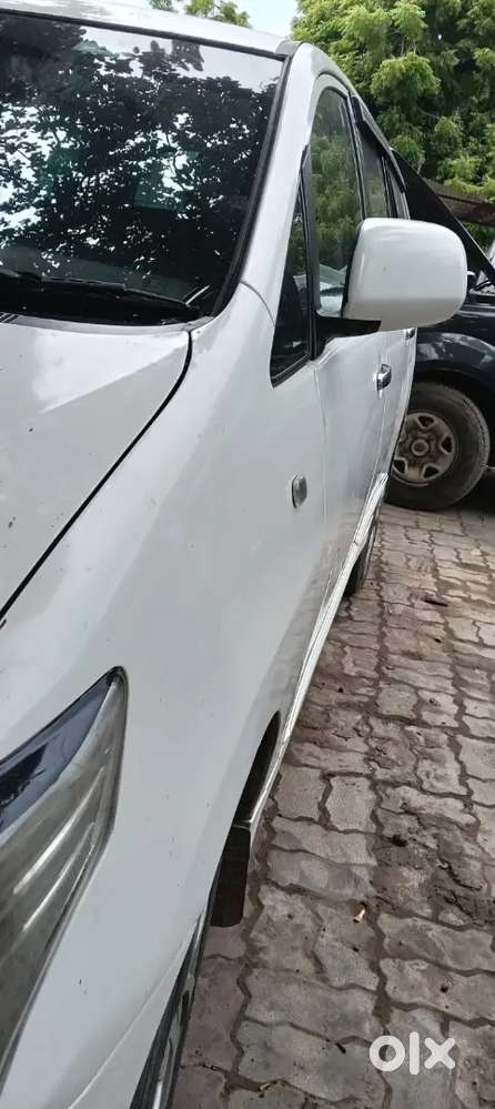 Toyota Innova 2014