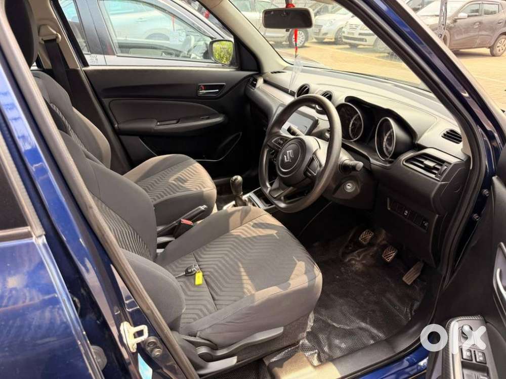 Maruti Suzuki Swift Vxi + Manual, 2022, Petrol