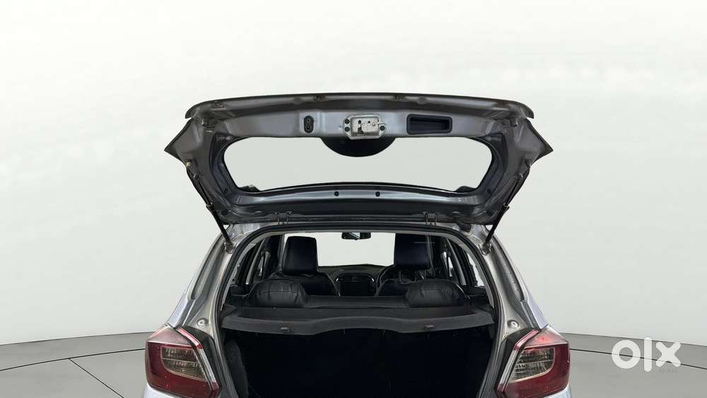 Tata Tigor Xza, 2018, Petrol