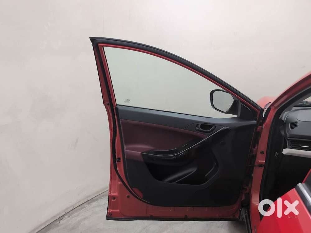 Tata Curvv S 1.2 Revotron Petrol 6mt, 2025, Petrol