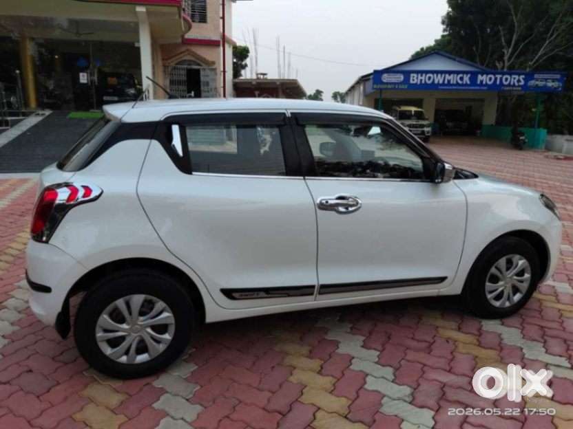 Maruti Suzuki Swift Vxi + Manual, 2022, Petrol