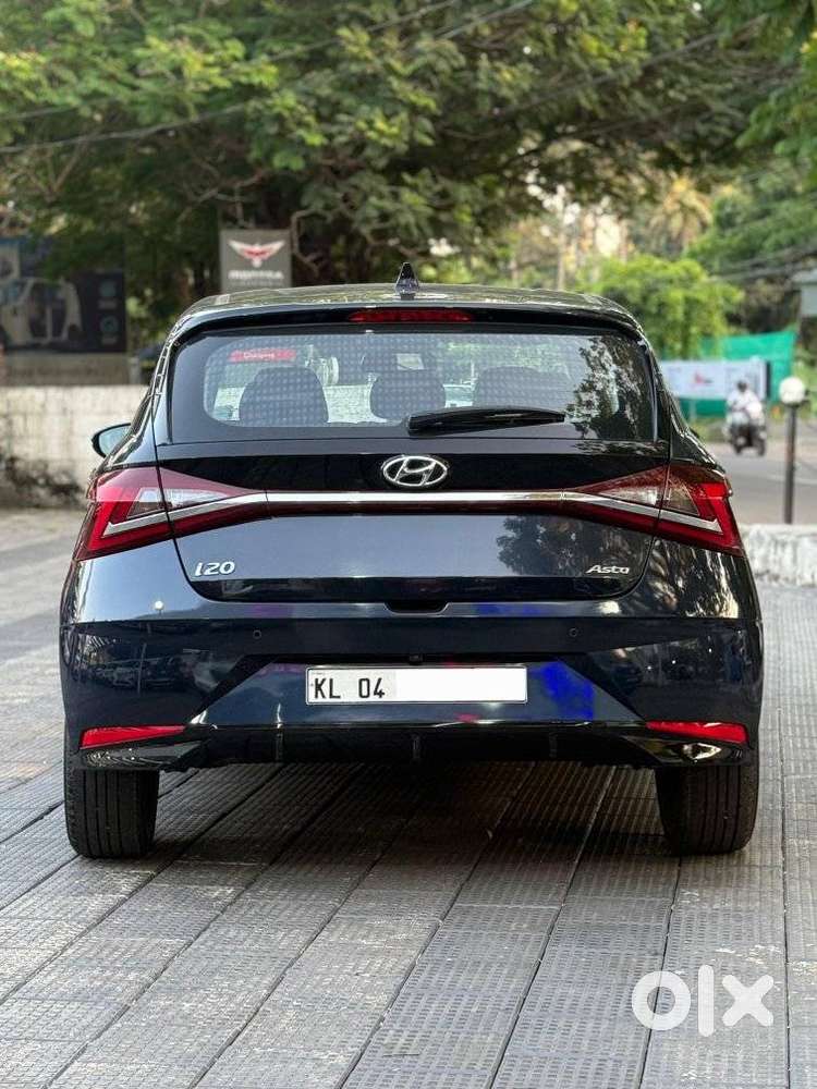 Hyundai I20 Asta (o) 1.2 Mt, 2023, Petrol