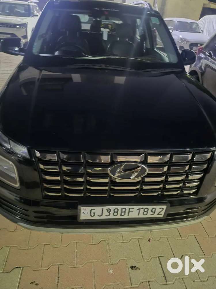 Hyundai Venue 2023 Petrol Well Maintained