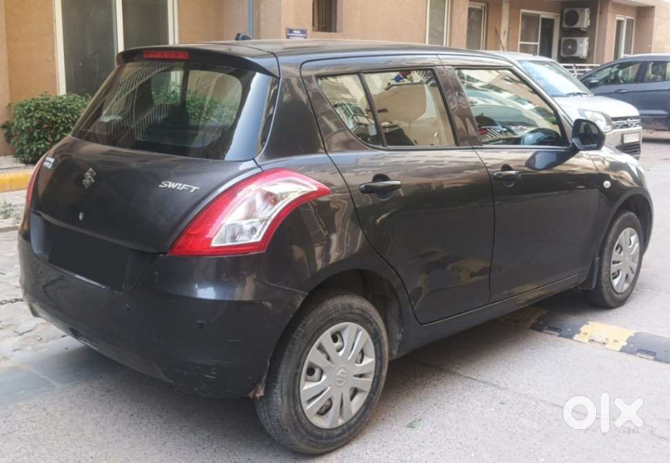 Maruti Suzuki Swift Lxi Optional-o, 2017, Petrol