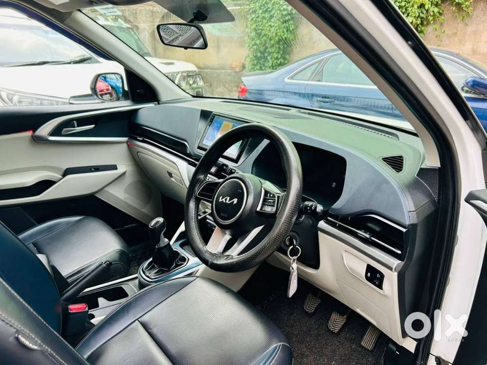Kia Carens 1.4 Prestige 7 Str, 2023, Petrol
