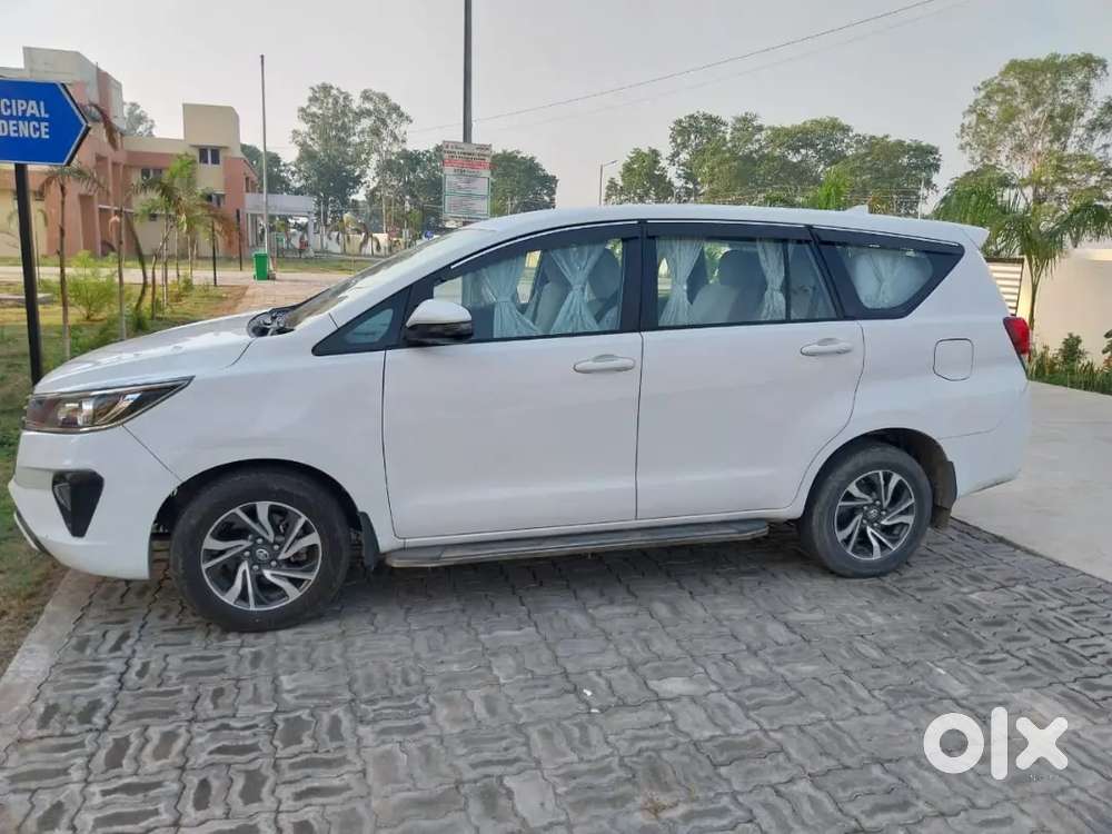 Toyota Innova Crysta 2022 Petrol 105000 Km Driven