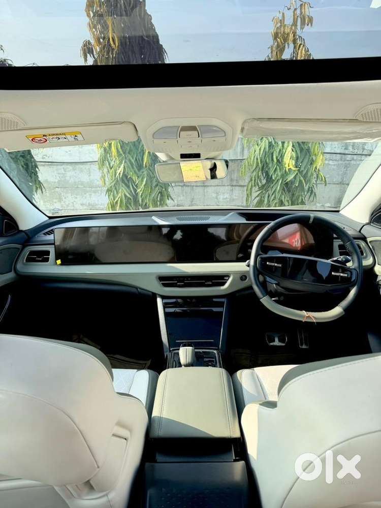 Mahindra Xev 9e 2025 Electric 9900 Km Driven